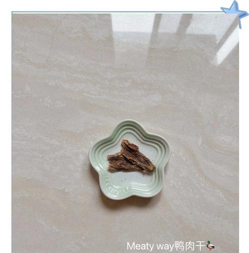 比熊幼犬出生后多久能自主进食？需要准备什么食物？